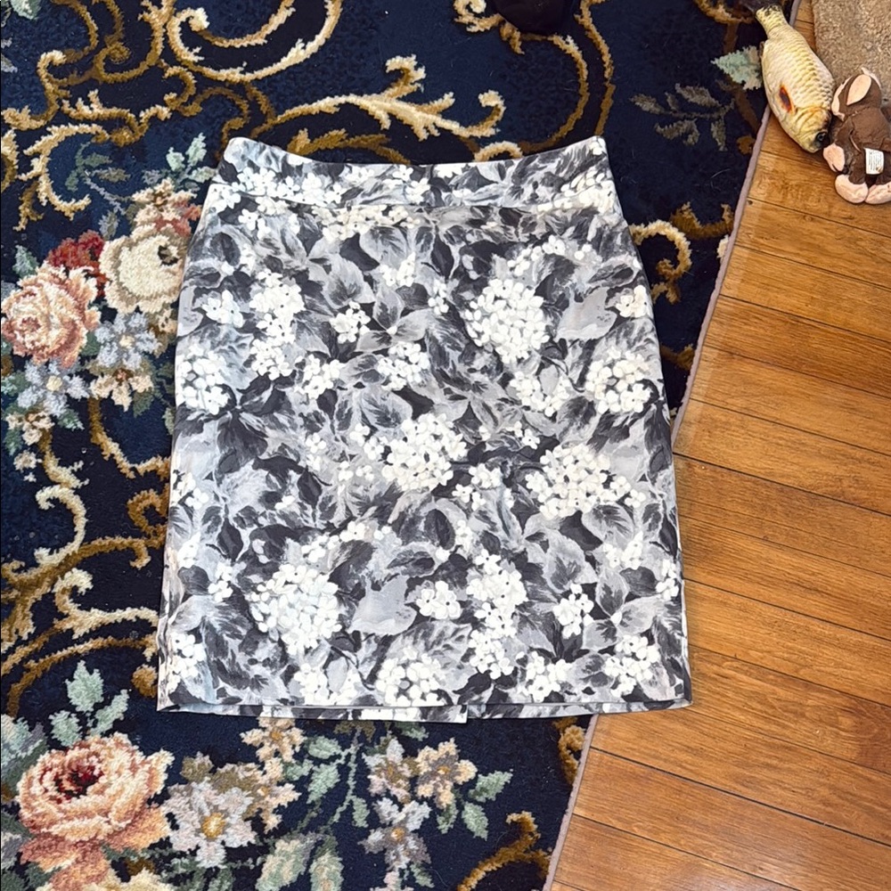 Talbots floral Spring Pencil Skirt‎ - worn twice